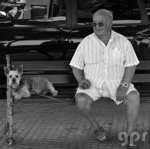 Don Eusebio y su perrito